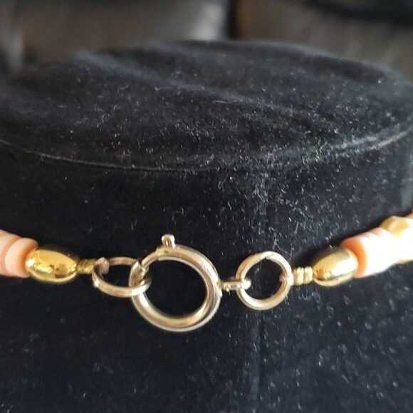 Radiant Mother of Pearl Shell Pendant Necklace - Distinctive Coastal Find - Picture 5 of 7